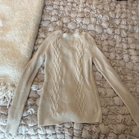 GAP Cream Crew Neck Sweater with Cable Knit Design - Picture 3 of 5